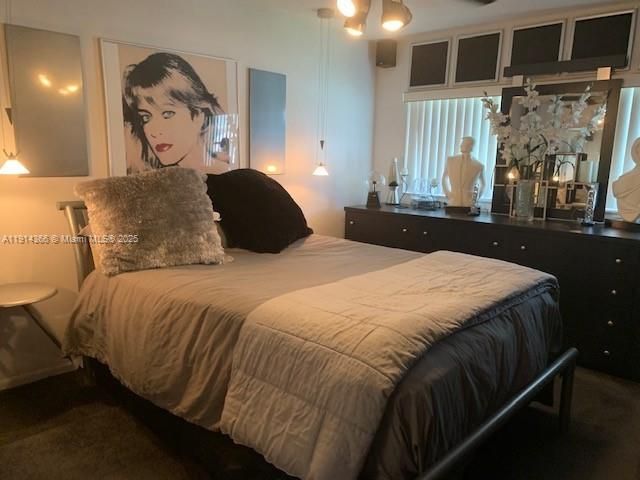 Active With Contract: $124,900 (1 beds, 1 baths, 716 Square Feet)