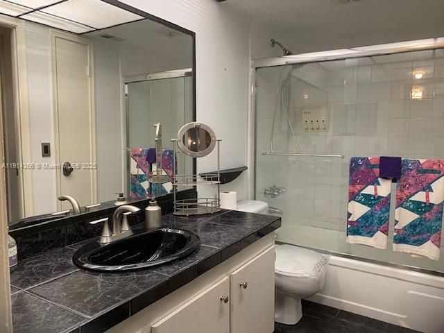 Active With Contract: $124,900 (1 beds, 1 baths, 716 Square Feet)