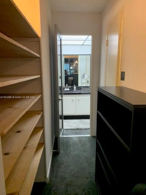 Active With Contract: $124,900 (1 beds, 1 baths, 716 Square Feet)