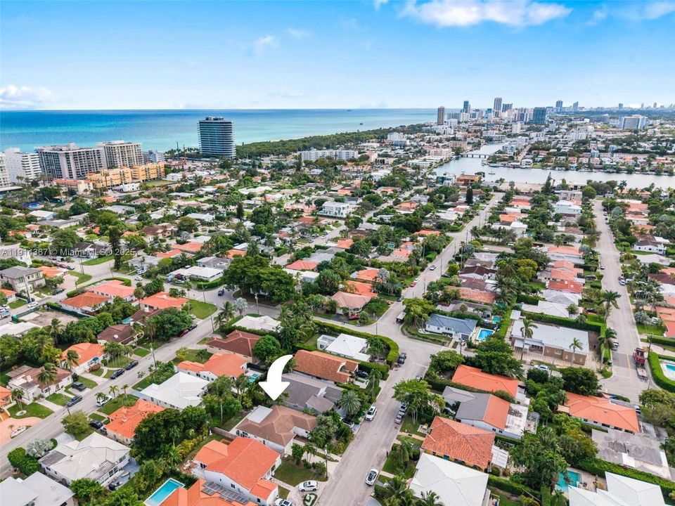 合同活跃: $5,750 (2 贝兹, 2 浴室, 1607 平方英尺)