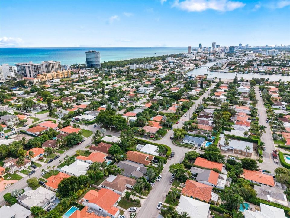 合同活跃: $5,750 (2 贝兹, 2 浴室, 1607 平方英尺)