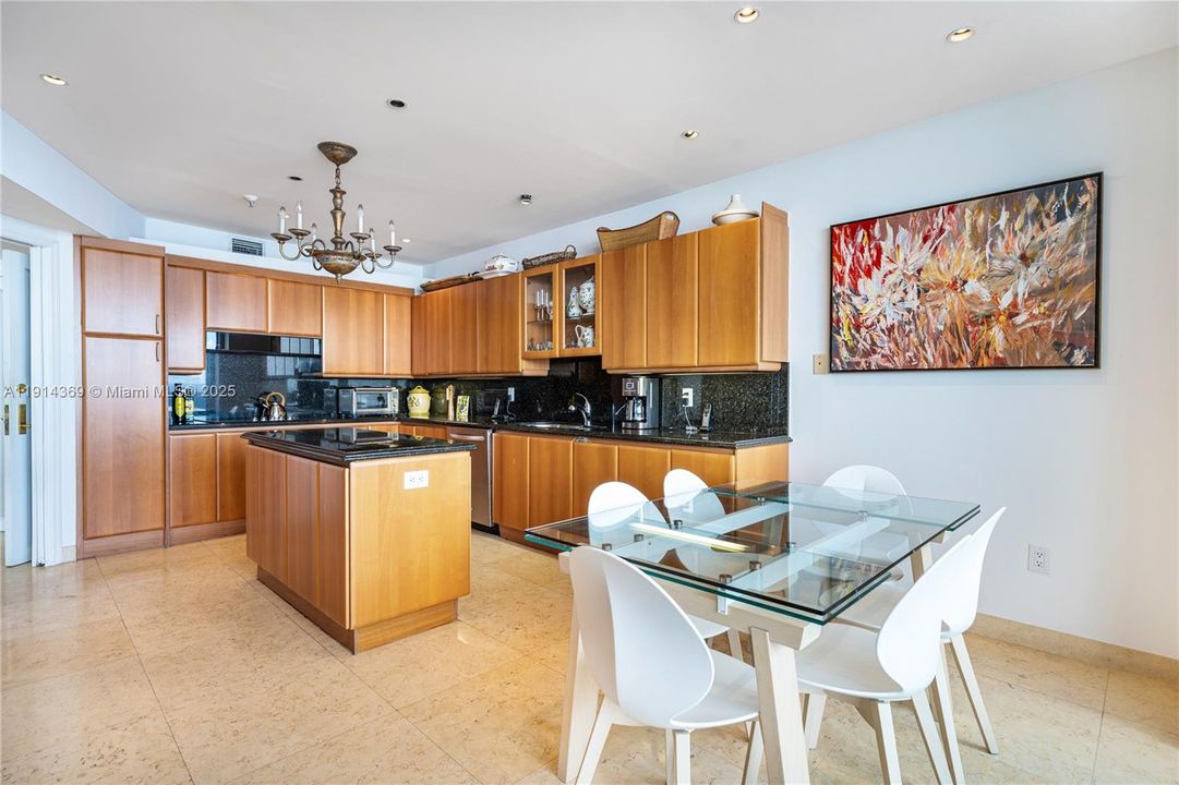 For Sale: $4,250,000 (3 beds, 3 baths, 2790 Square Feet)