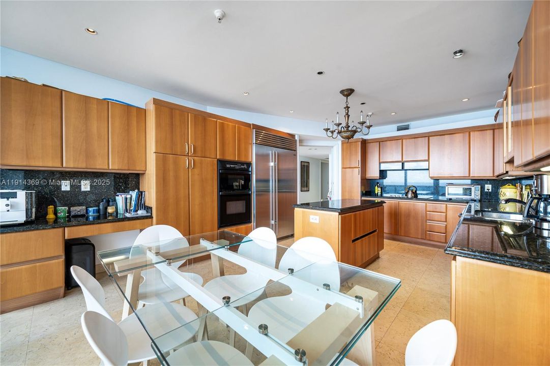 For Sale: $4,250,000 (3 beds, 3 baths, 2790 Square Feet)