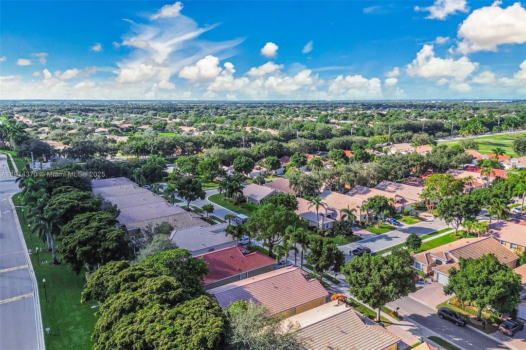 Active With Contract: $450,000 (3 beds, 2 baths, 1822 Square Feet)