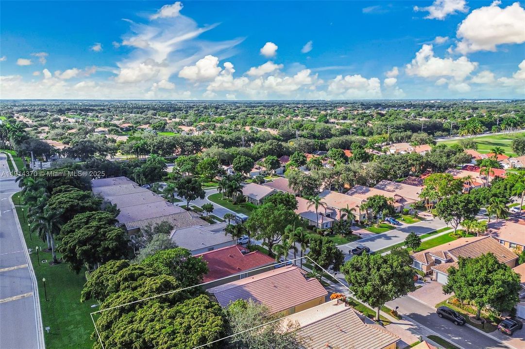 Active With Contract: $450,000 (3 beds, 2 baths, 1822 Square Feet)