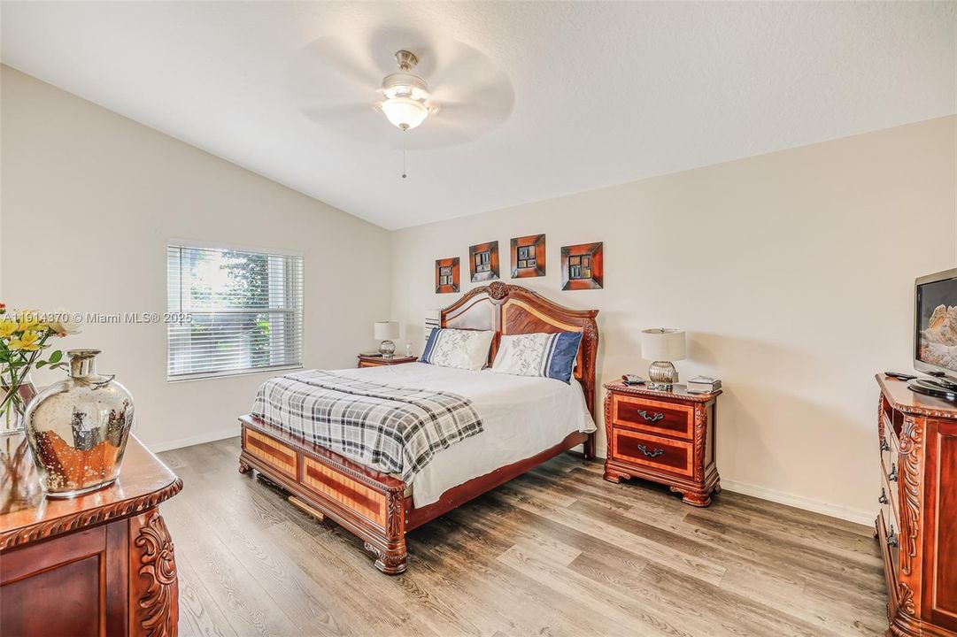 Active With Contract: $450,000 (3 beds, 2 baths, 1822 Square Feet)