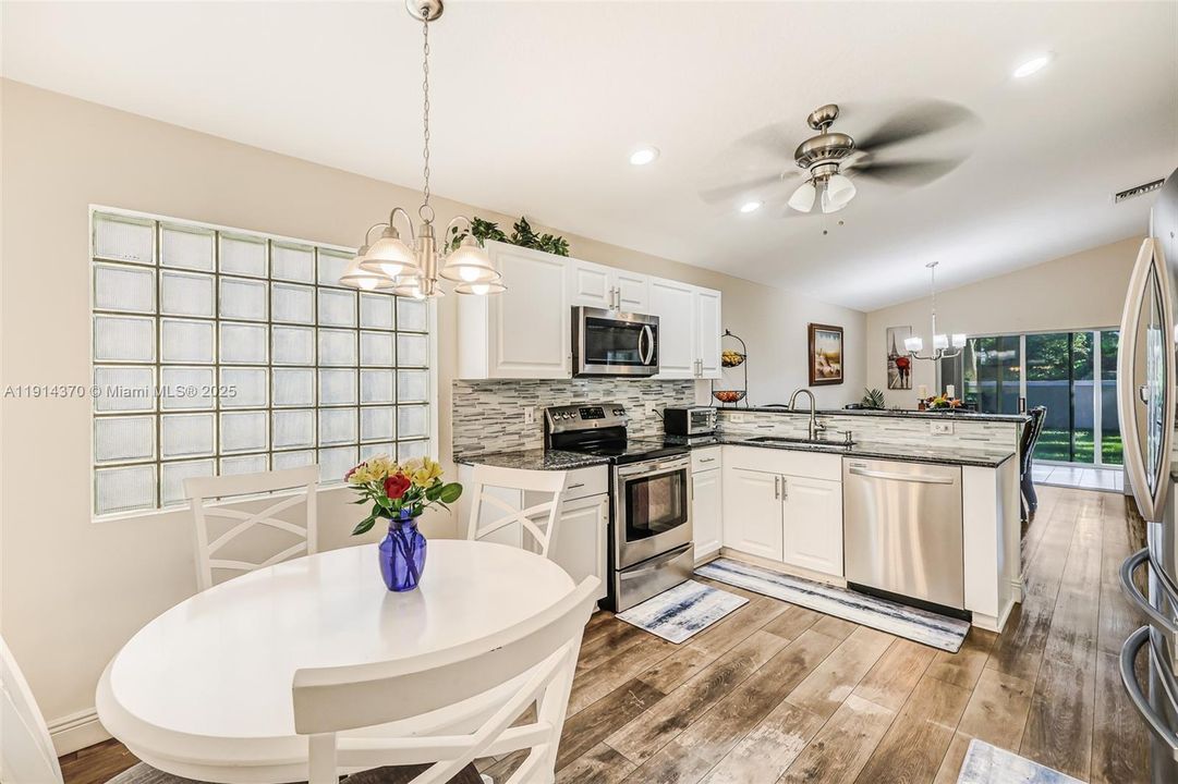 Active With Contract: $450,000 (3 beds, 2 baths, 1822 Square Feet)