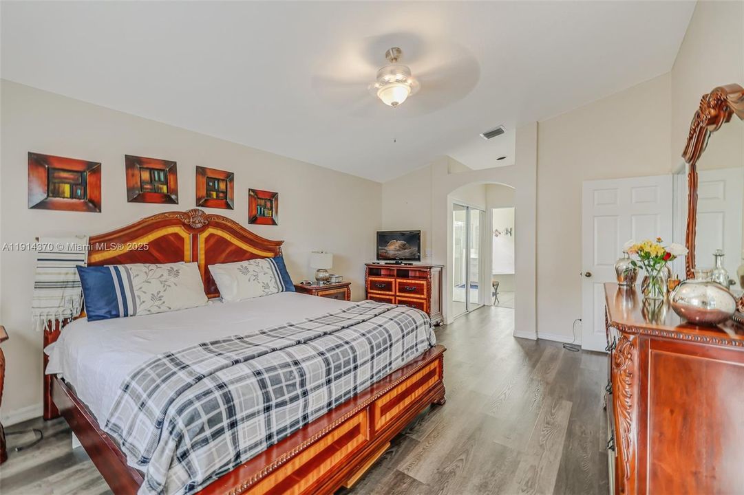 Active With Contract: $450,000 (3 beds, 2 baths, 1822 Square Feet)