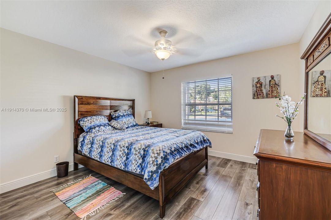 Active With Contract: $450,000 (3 beds, 2 baths, 1822 Square Feet)