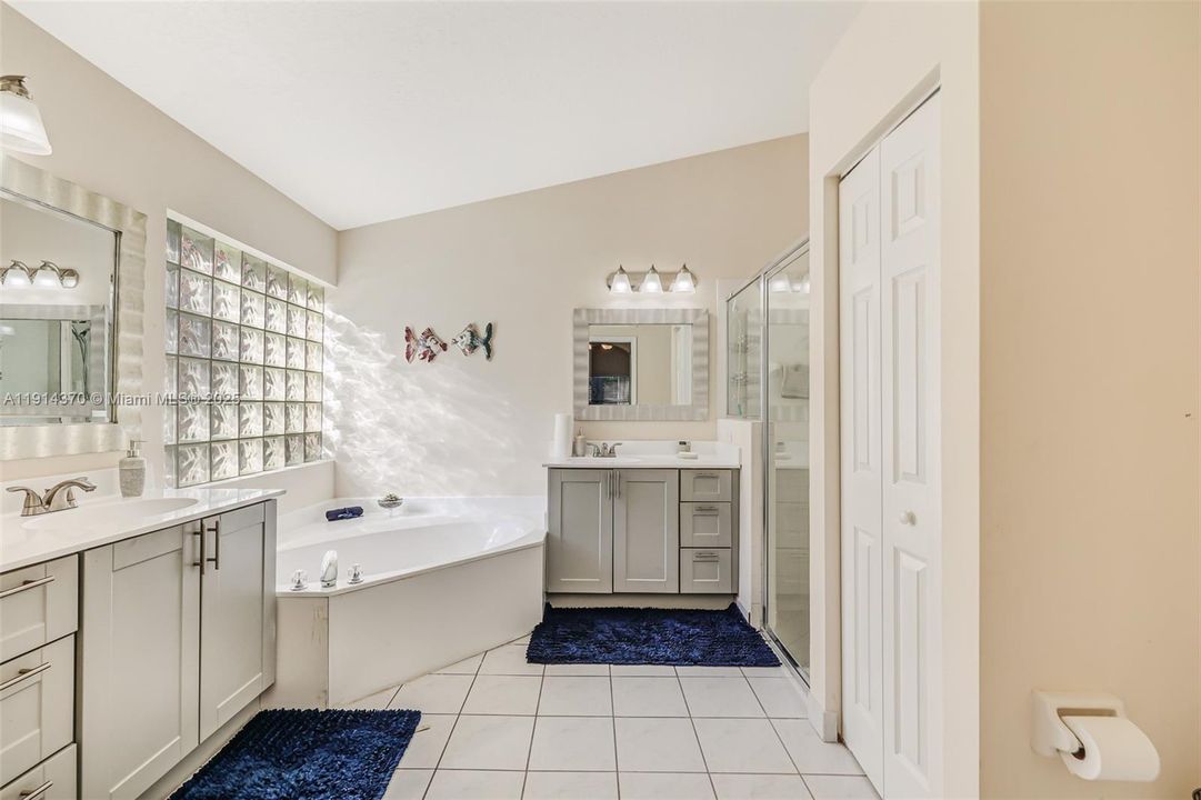 Active With Contract: $450,000 (3 beds, 2 baths, 1822 Square Feet)