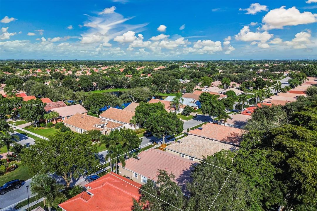 Active With Contract: $450,000 (3 beds, 2 baths, 1822 Square Feet)