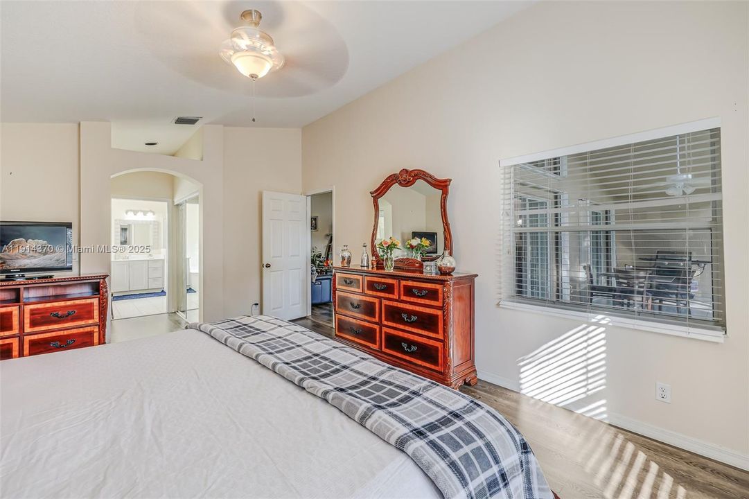 Active With Contract: $450,000 (3 beds, 2 baths, 1822 Square Feet)
