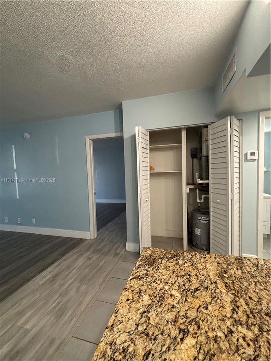 出租: $1,600 (1 贝兹, 1 浴室, 650 平方英尺)