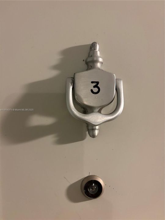 出租: $1,600 (1 贝兹, 1 浴室, 650 平方英尺)