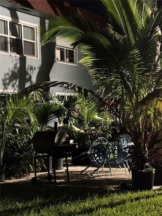 出租: $1,600 (1 贝兹, 1 浴室, 650 平方英尺)