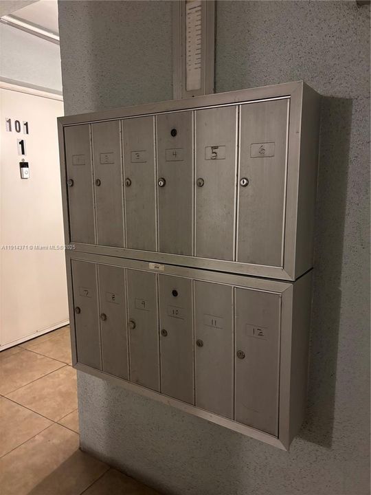 出租: $1,600 (1 贝兹, 1 浴室, 650 平方英尺)