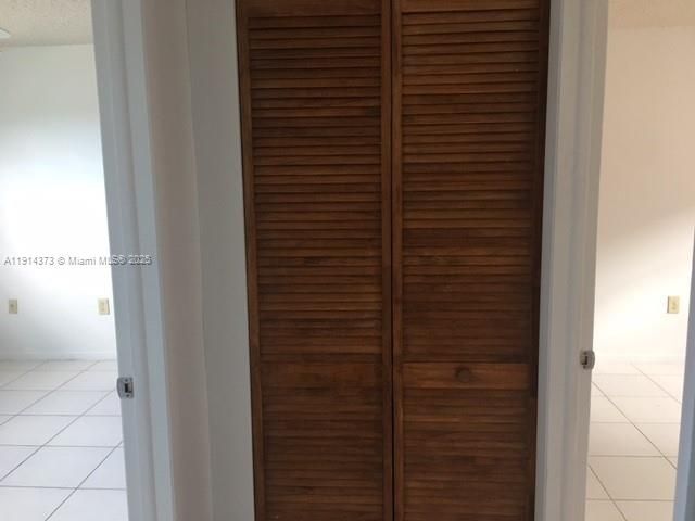 На продажу: $169,900 (2 спален, 1 ванн, 803 Квадратных фут)