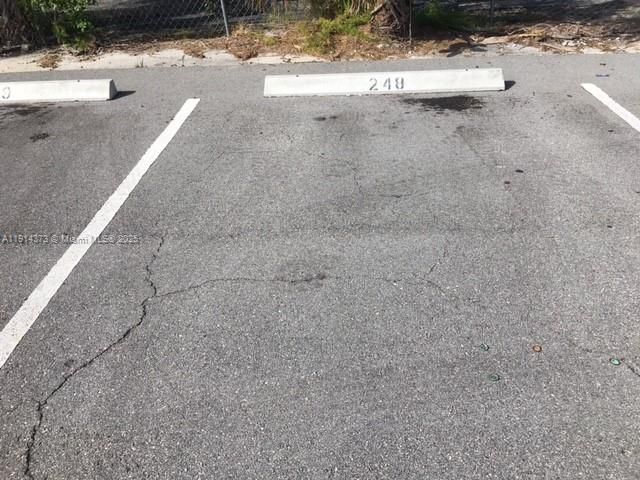 На продажу: $169,900 (2 спален, 1 ванн, 803 Квадратных фут)