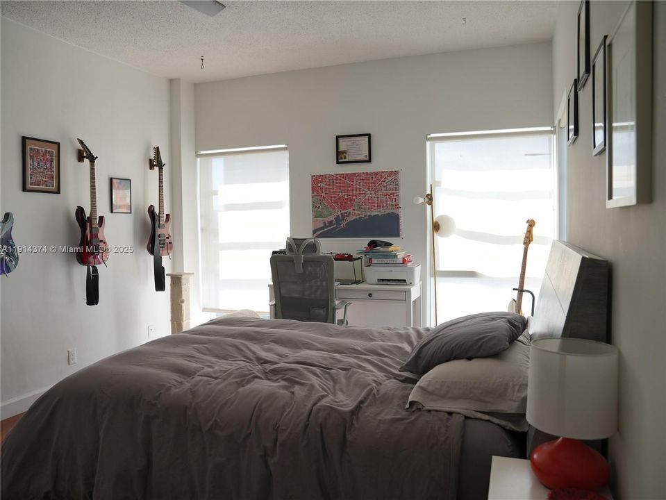 Под контрактом: $3,000 (2 спален, 2 ванн, 1104 Квадратных фут)