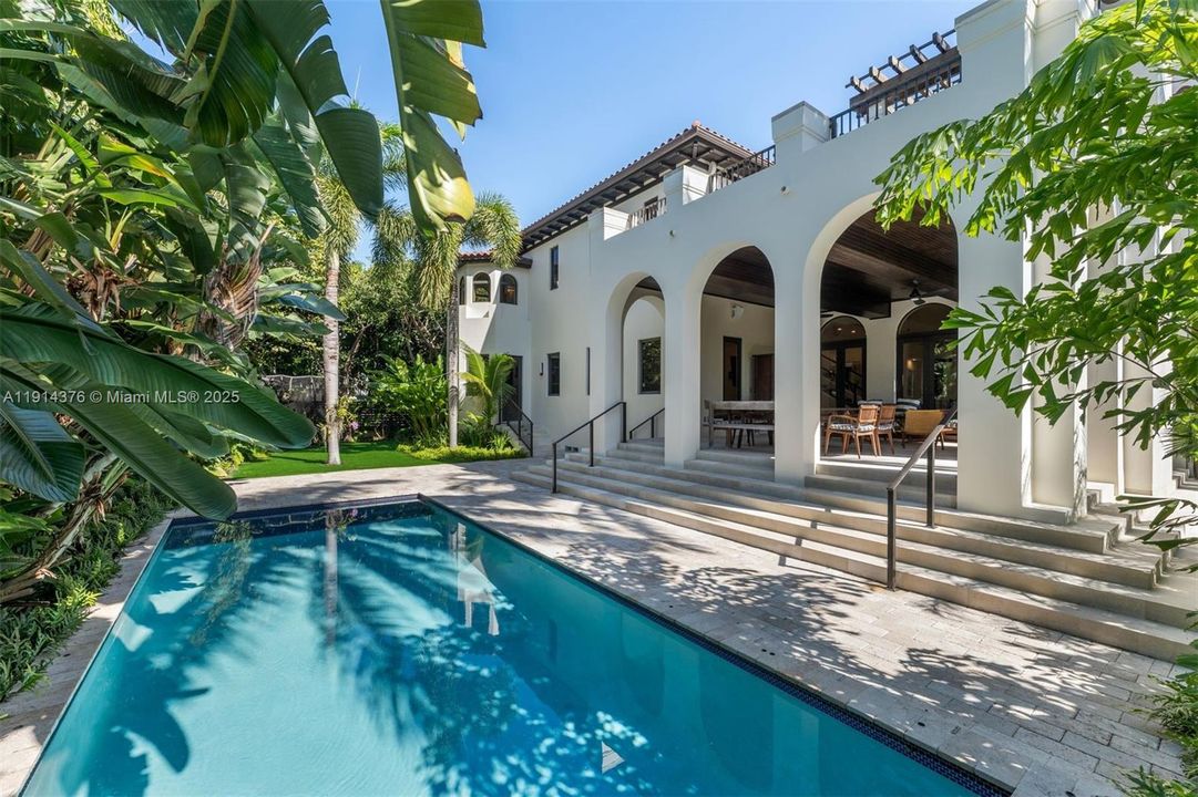 For Sale: $8,925,000 (6 beds, 6 baths, 5275 Square Feet)