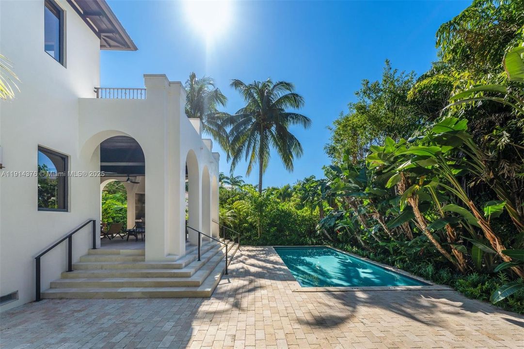 For Sale: $8,925,000 (6 beds, 6 baths, 5275 Square Feet)