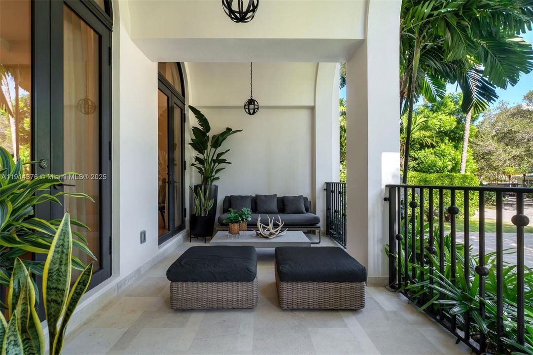 For Sale: $8,925,000 (6 beds, 6 baths, 5275 Square Feet)