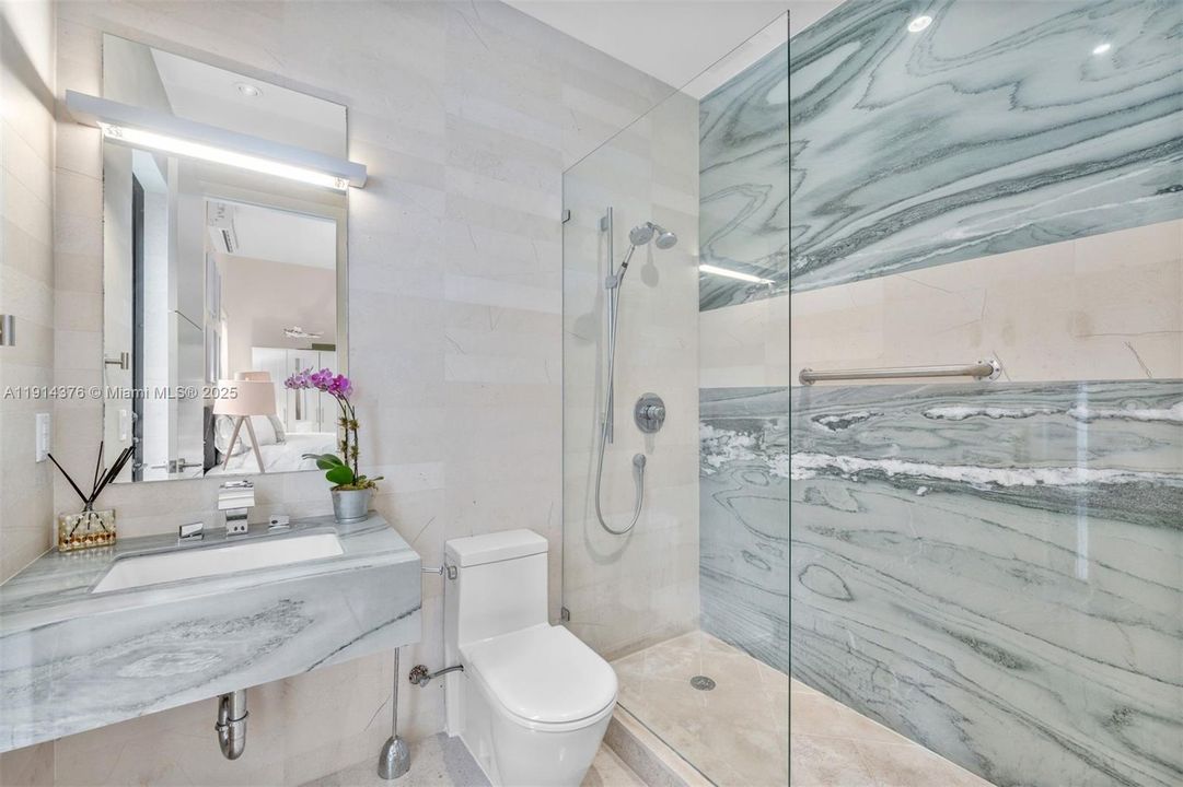 For Sale: $8,925,000 (6 beds, 6 baths, 5275 Square Feet)