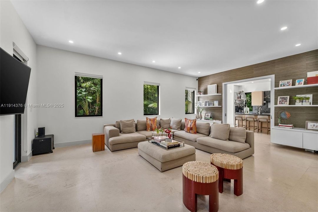 For Sale: $8,925,000 (6 beds, 6 baths, 5275 Square Feet)