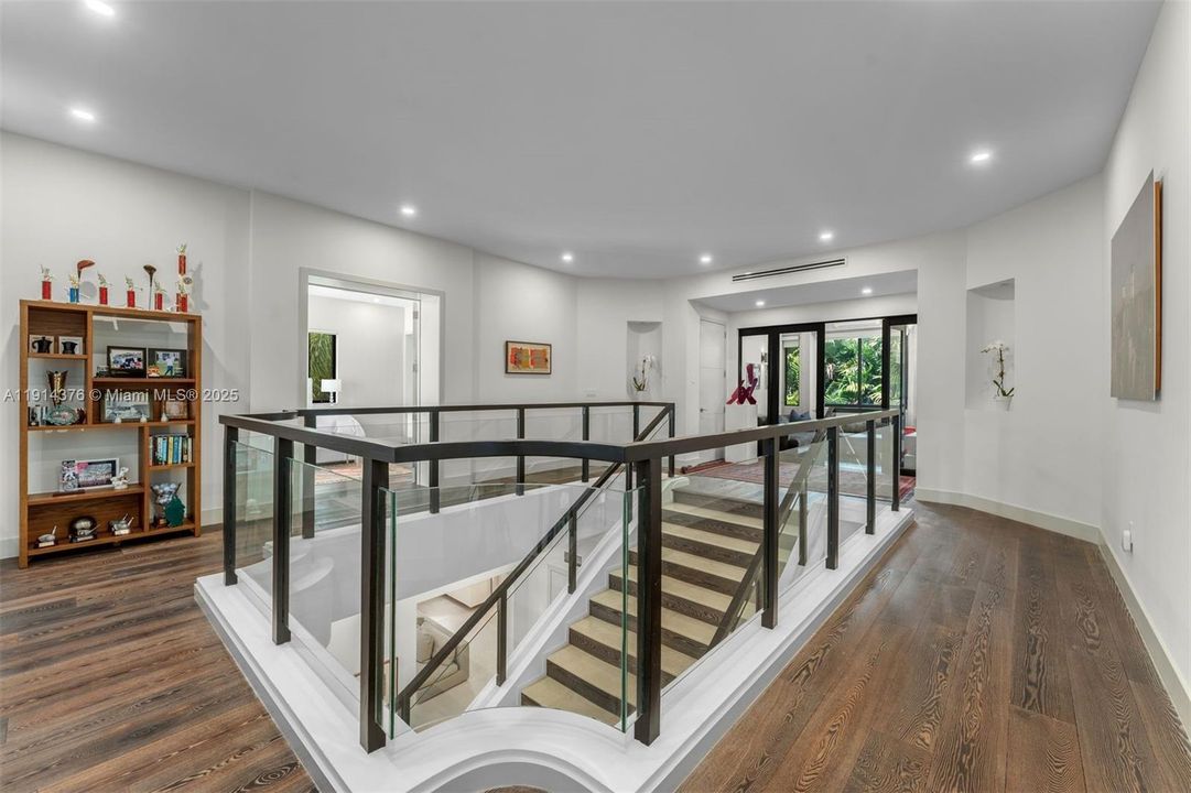 For Sale: $8,925,000 (6 beds, 6 baths, 5275 Square Feet)