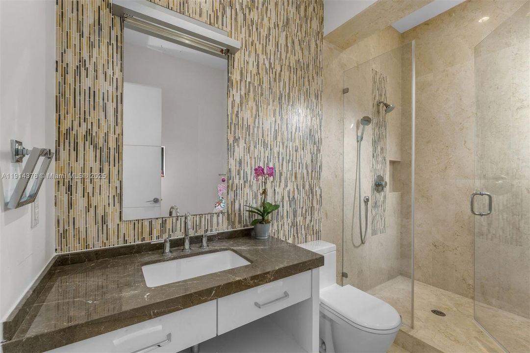 For Sale: $8,925,000 (6 beds, 6 baths, 5275 Square Feet)