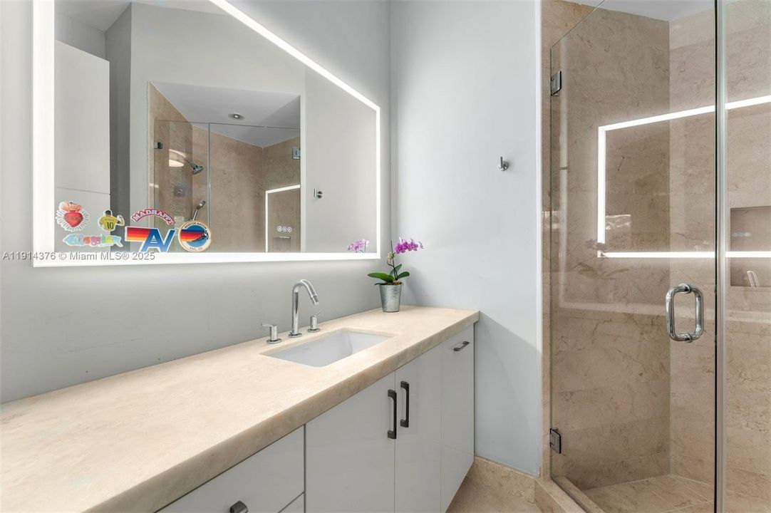 For Sale: $8,925,000 (6 beds, 6 baths, 5275 Square Feet)