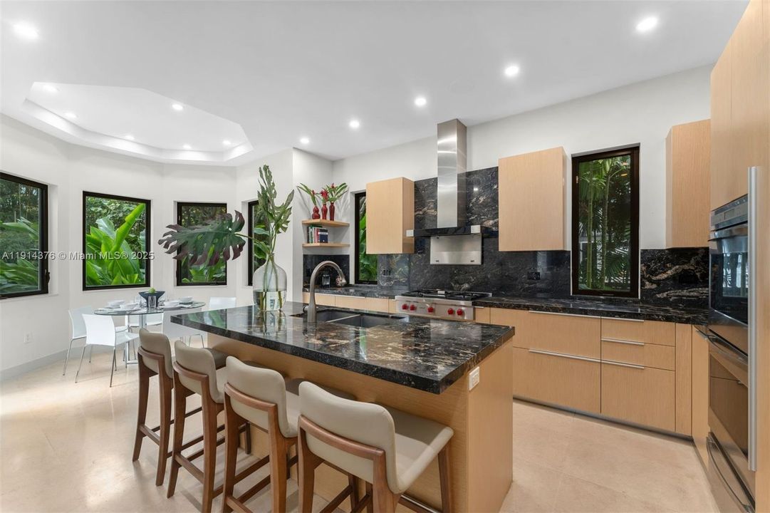 For Sale: $8,925,000 (6 beds, 6 baths, 5275 Square Feet)