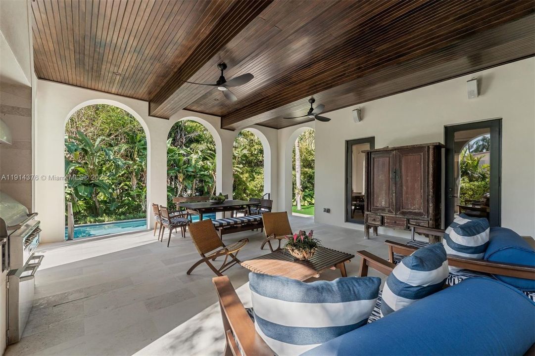 For Sale: $8,925,000 (6 beds, 6 baths, 5275 Square Feet)