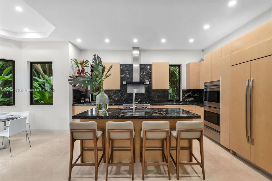 For Sale: $8,925,000 (6 beds, 6 baths, 5275 Square Feet)