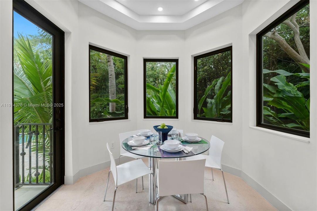 For Sale: $8,925,000 (6 beds, 6 baths, 5275 Square Feet)