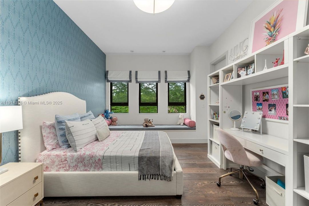 For Sale: $8,925,000 (6 beds, 6 baths, 5275 Square Feet)