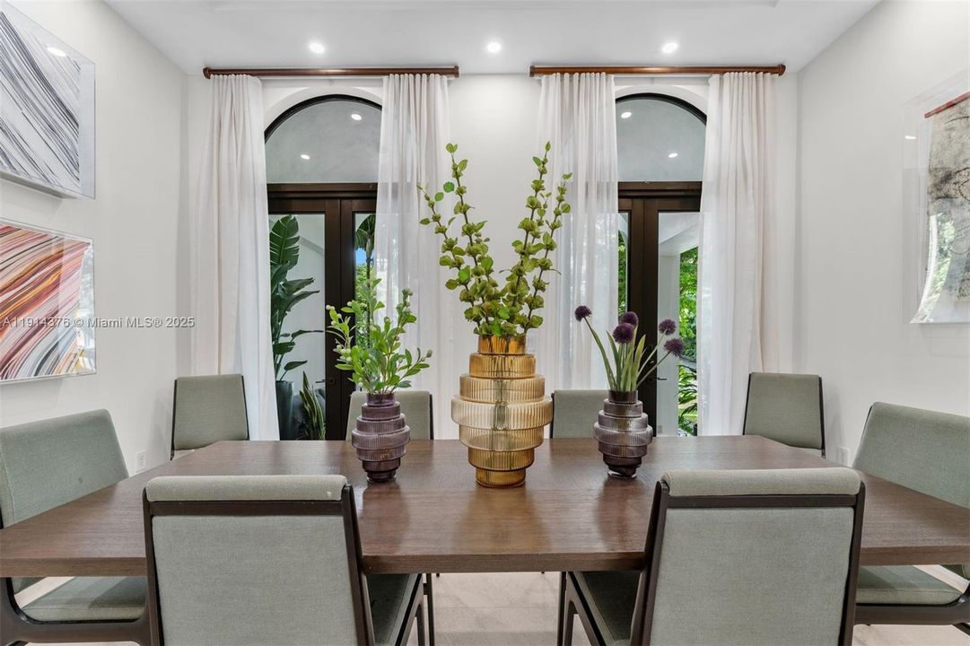 For Sale: $8,925,000 (6 beds, 6 baths, 5275 Square Feet)