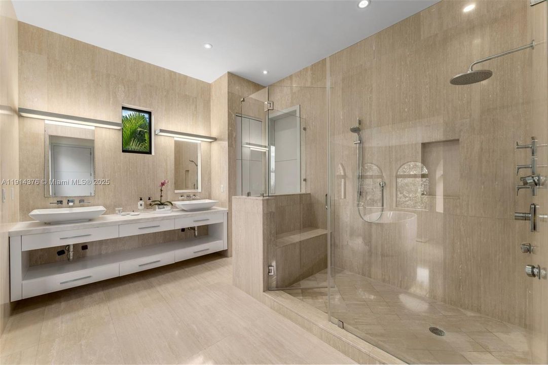 For Sale: $8,925,000 (6 beds, 6 baths, 5275 Square Feet)