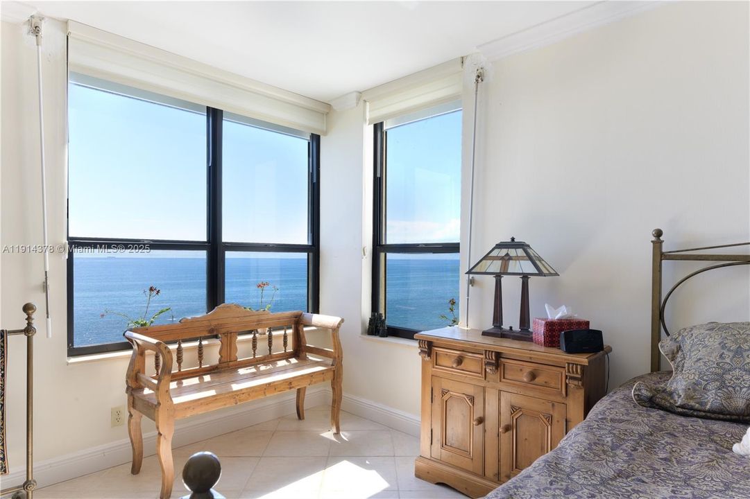 En Venta: $2,700,000 (3 camas, 2 baños, 2358 Pies cuadrados)