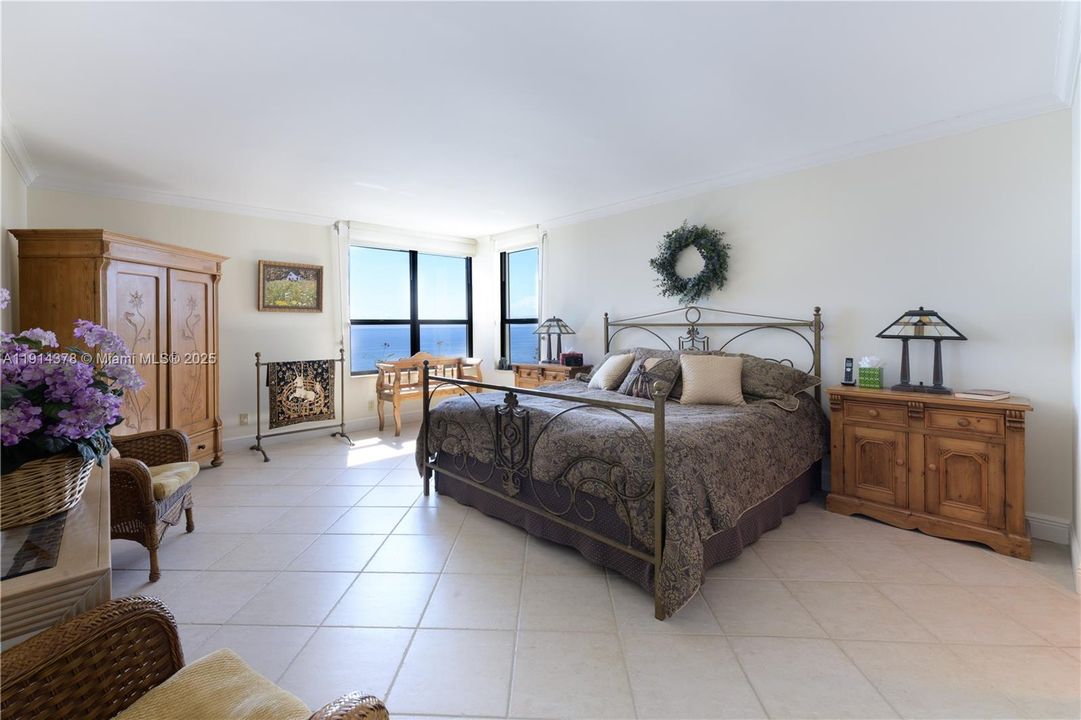 En Venta: $2,700,000 (3 camas, 2 baños, 2358 Pies cuadrados)