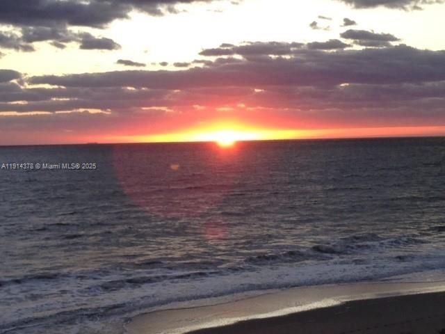 En Venta: $2,700,000 (3 camas, 2 baños, 2358 Pies cuadrados)