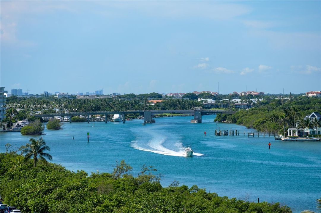 En Venta: $2,700,000 (3 camas, 2 baños, 2358 Pies cuadrados)