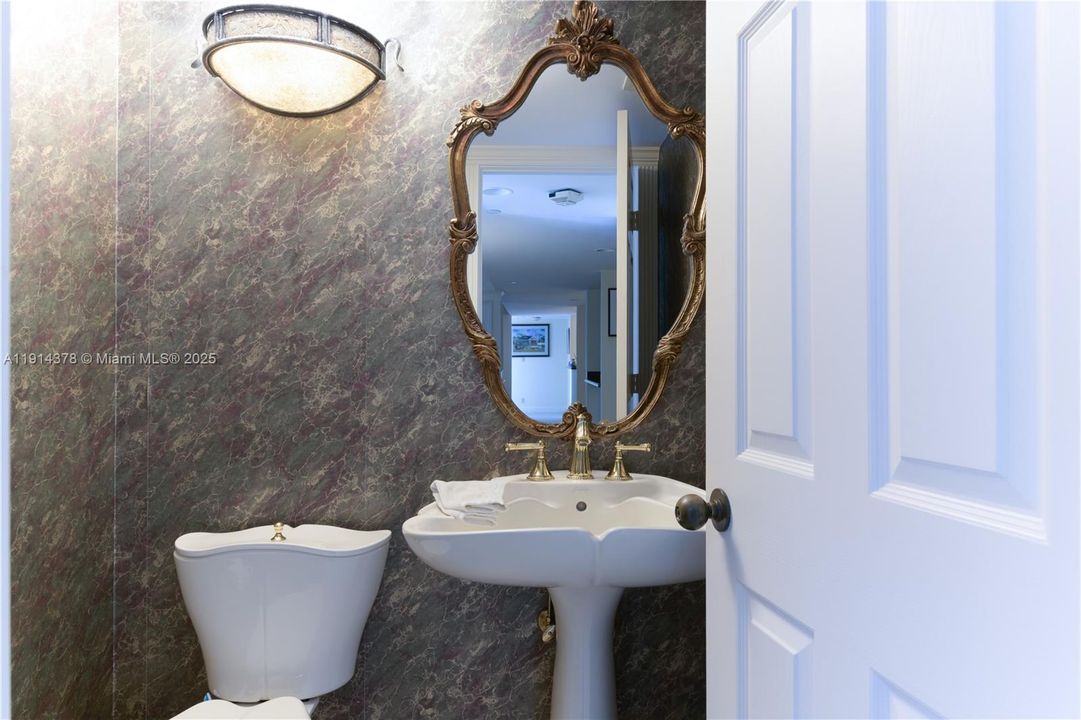 En Venta: $2,700,000 (3 camas, 2 baños, 2358 Pies cuadrados)