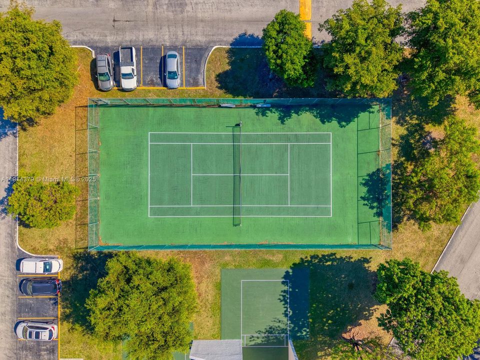 На продажу: $470,000 (2 спален, 2 ванн, 1458 Квадратных фут)