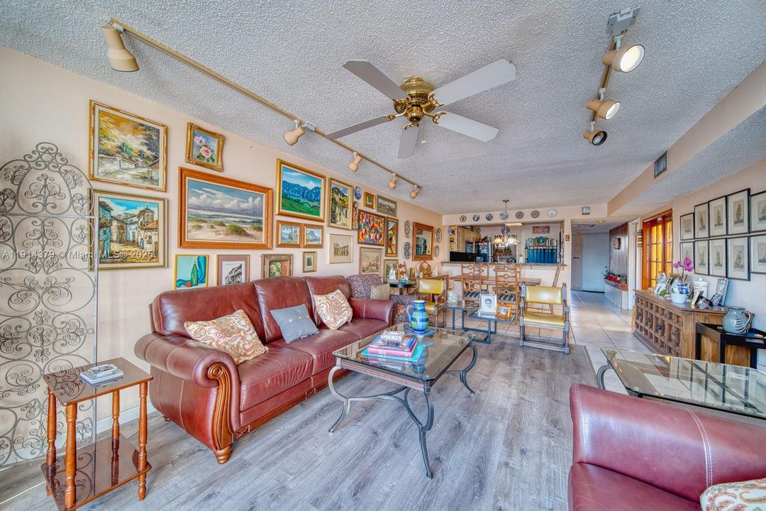 На продажу: $470,000 (2 спален, 2 ванн, 1458 Квадратных фут)