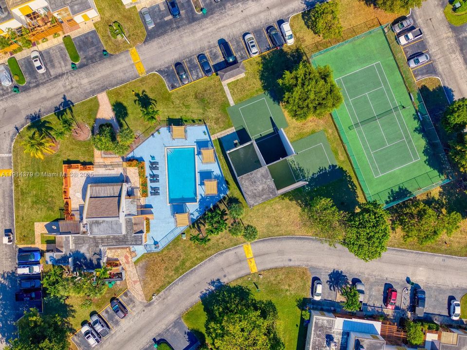 На продажу: $470,000 (2 спален, 2 ванн, 1458 Квадратных фут)