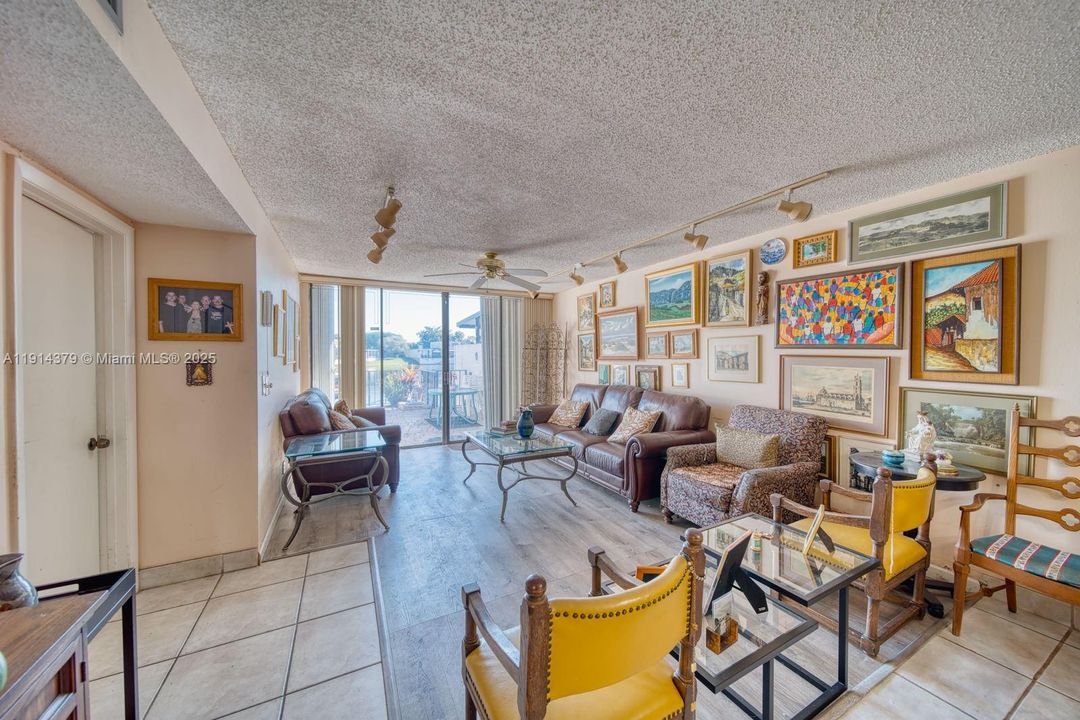 На продажу: $470,000 (2 спален, 2 ванн, 1458 Квадратных фут)