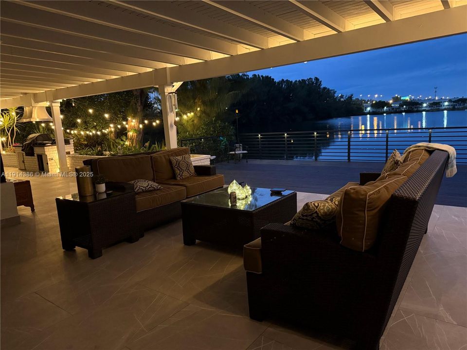 For Rent: $15,000 (5 beds, 4 baths, 4084 Square Feet)