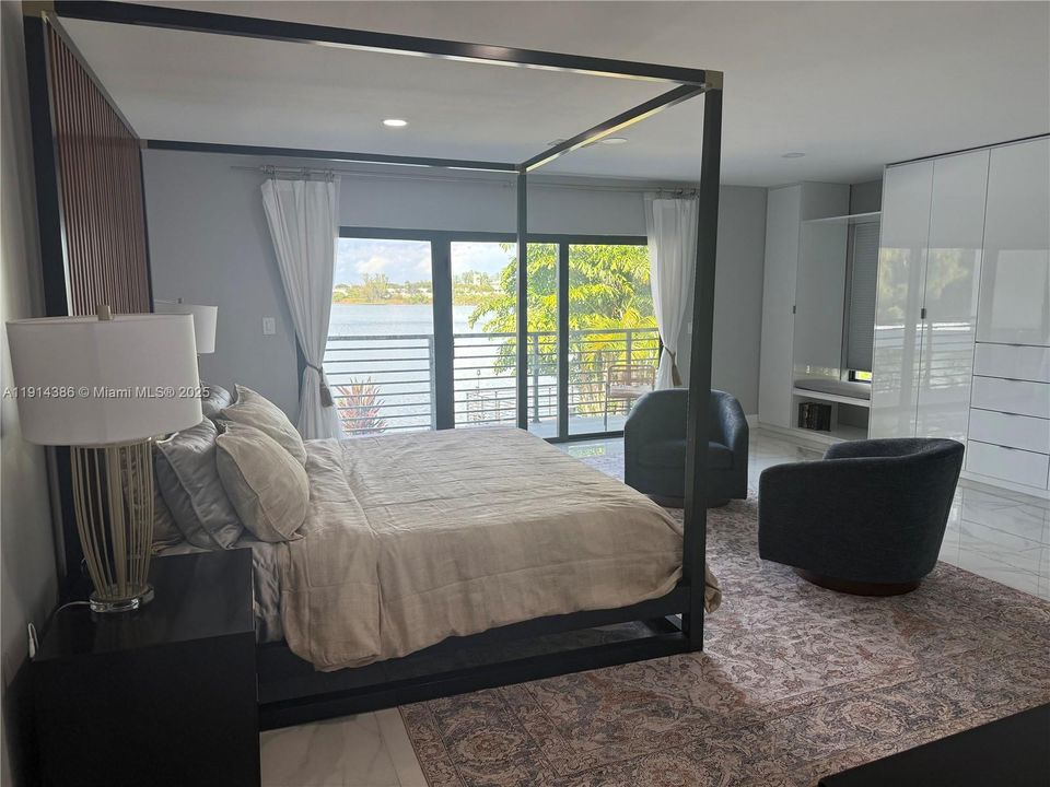 Master with lakeview