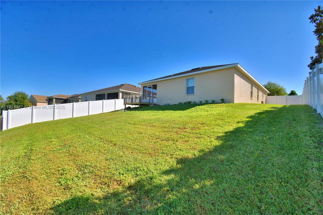 待售: $389,000 (4 贝兹, 2 浴室, 1749 平方英尺)